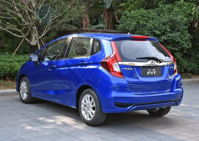 为什么本田飞度号称小钢炮呢,为什么说本田飞度是平民超跑