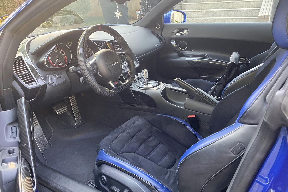 奥迪r808年敞篷二手,奥迪r8的真实视频