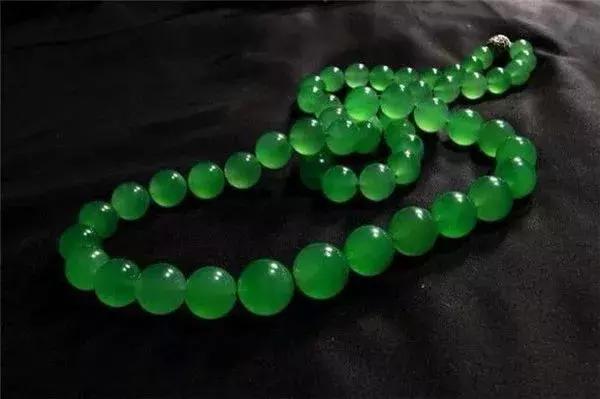 翡翠大王价值千万,翡翠大王赌石神话