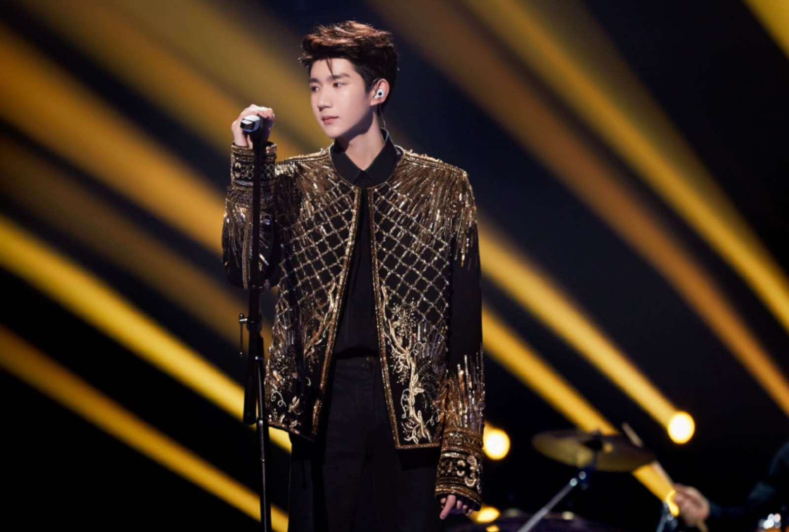 横扫新人奖,横扫奖项的最佳男配角