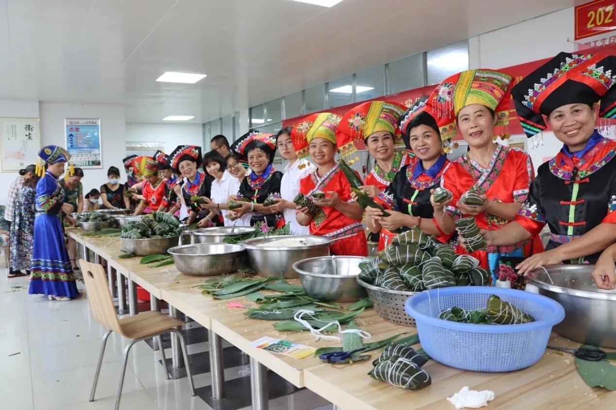 学校社区携手共育,社校结对共建