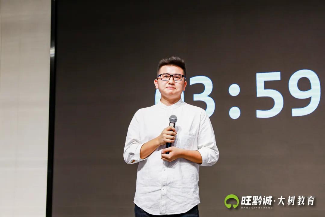 奖学金颁奖典礼完满结束主持稿,考试表彰大会进步奖怎么才能拿到