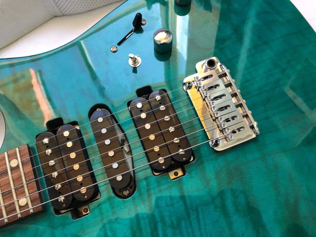 当我们谈恋爱时我们在谈些什么,电吉他的基础到底是什么