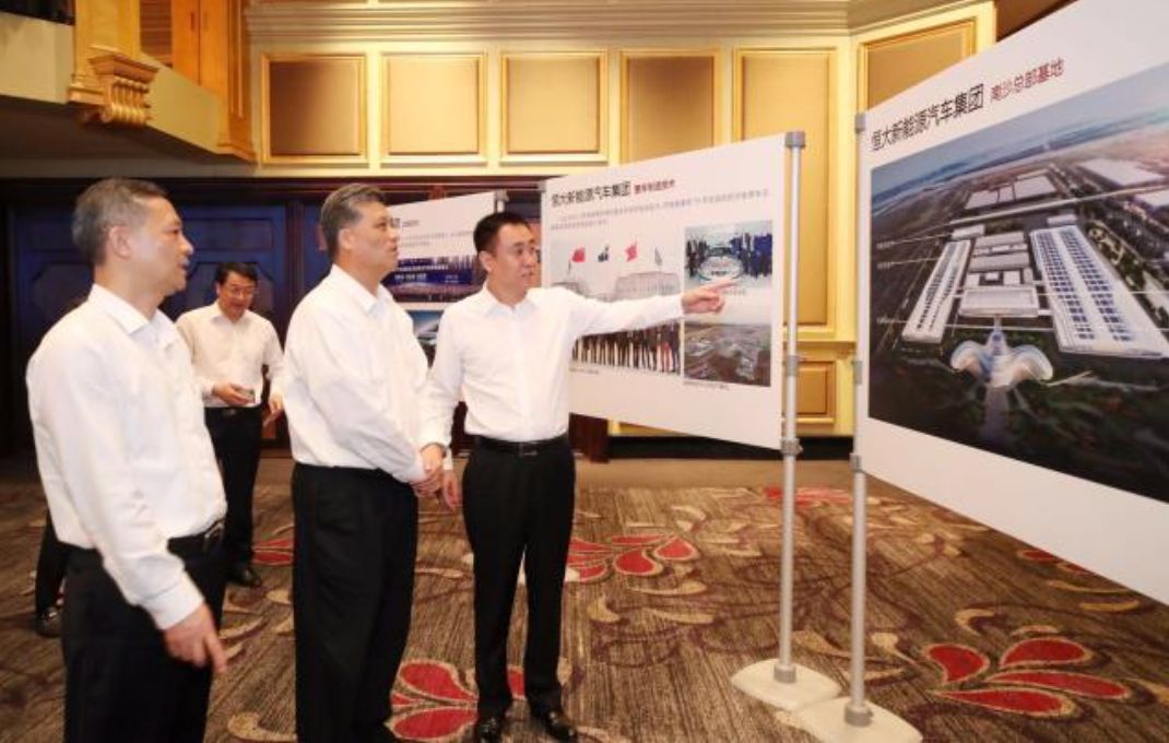 恒大柯尼塞格超跑,科尼塞克打破布加迪