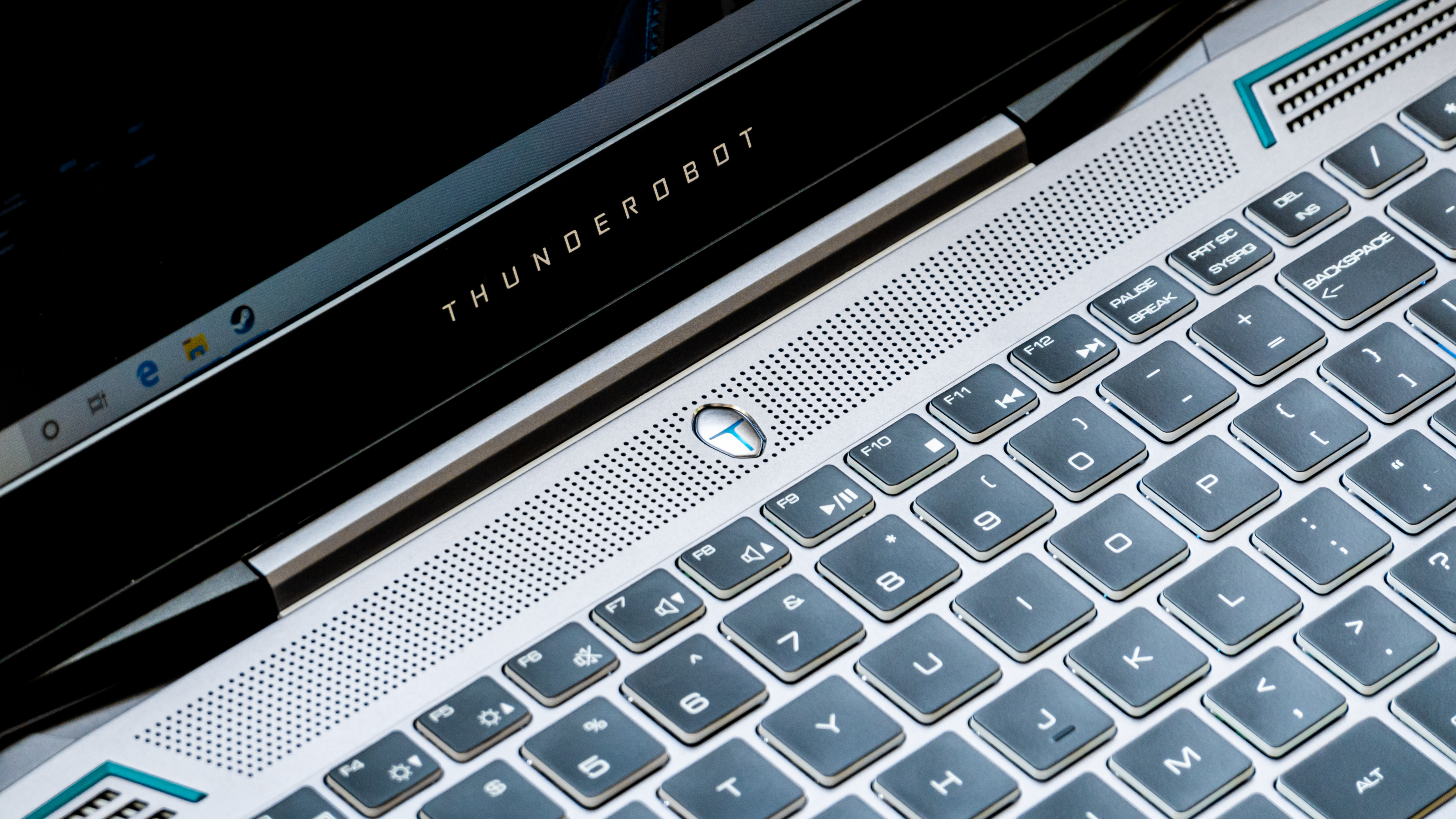 雷神911pro高端笔记本,雷神911pro可以玩的游戏