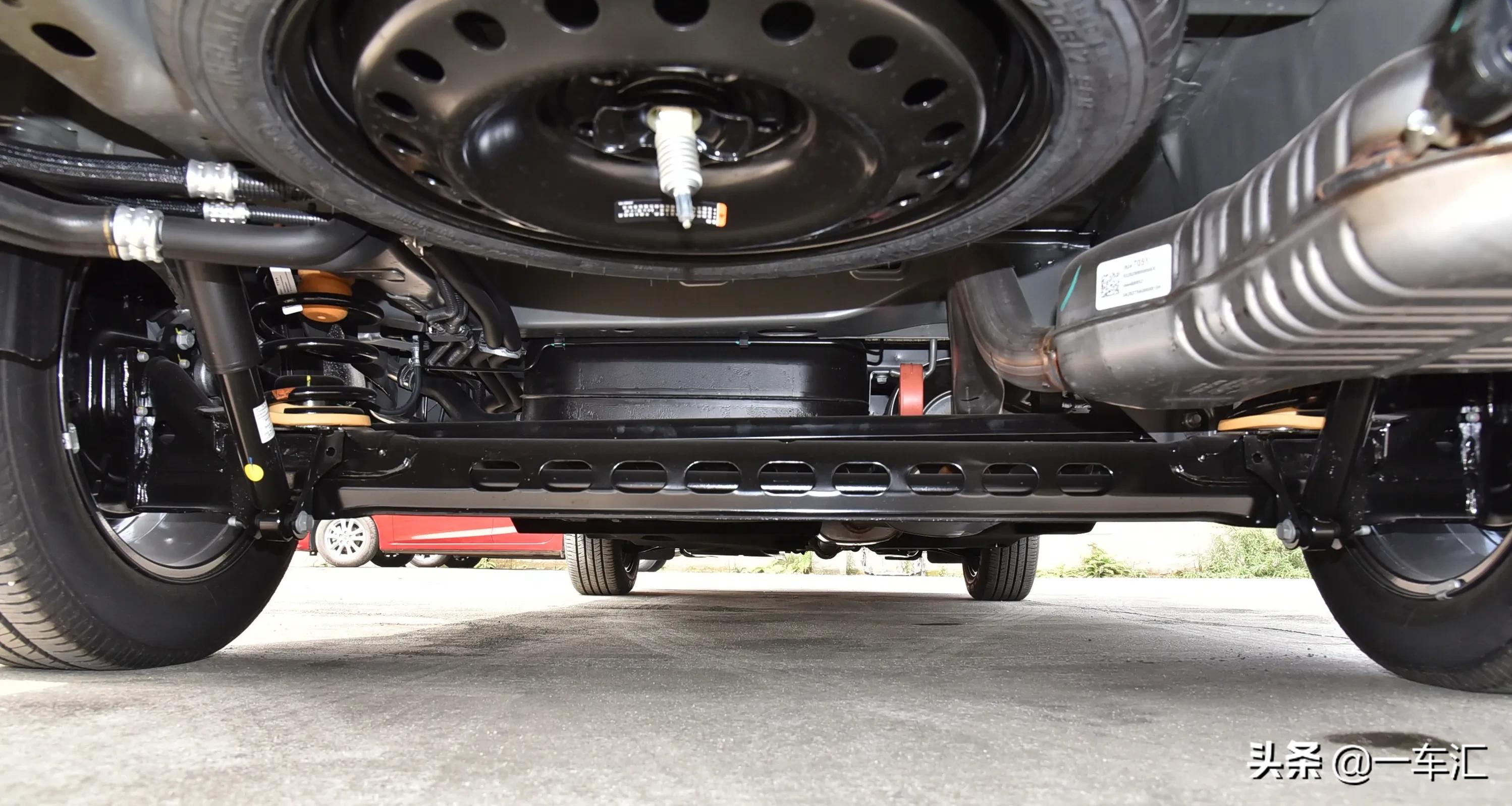 别克gl8陆上公务舱低配测评,别克新款gl8陆上公务舱值得买吗