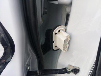 致炫后声场没有喇叭怎么办？如何由两喇叭变八喇叭？