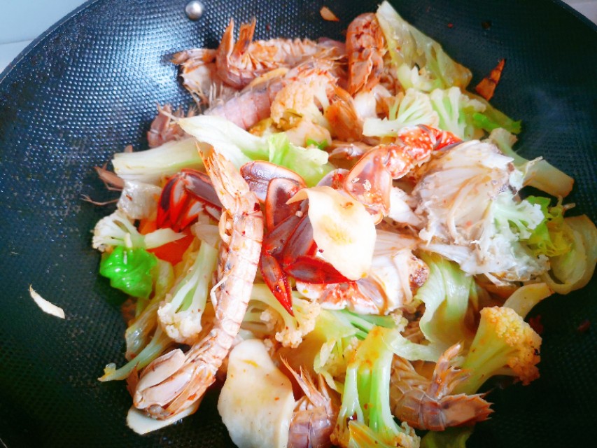 有虾有蟹的麻辣香锅做法,麻辣香锅有肉有海鲜怎么做