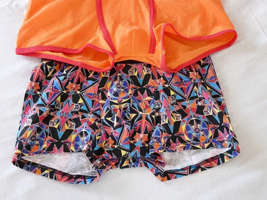 *裤内**总是脏脏的怎么回事？三角or四角*裤内**，哪个更好？8个细节，个个关乎健康，不看亏了