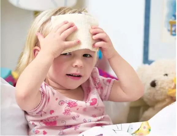宝宝发烧时六种正确的退烧办法,宝宝反复发热怎么退烧的小妙招