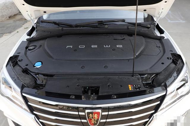 荣威ei5新款,荣威ei5智联版和豪华版有什么区别