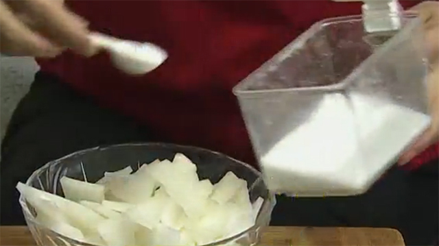 大白萝卜腌咸菜怎么腌好吃呢,白萝卜腌制咸菜好吃的简单做法