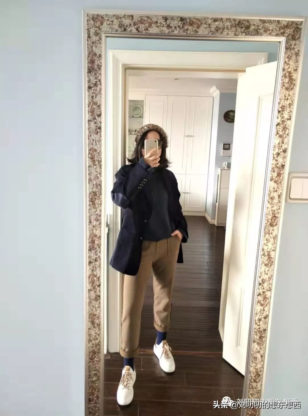 带帽子绿羊绒衫搭配什么外套,休闲装搭配冬款