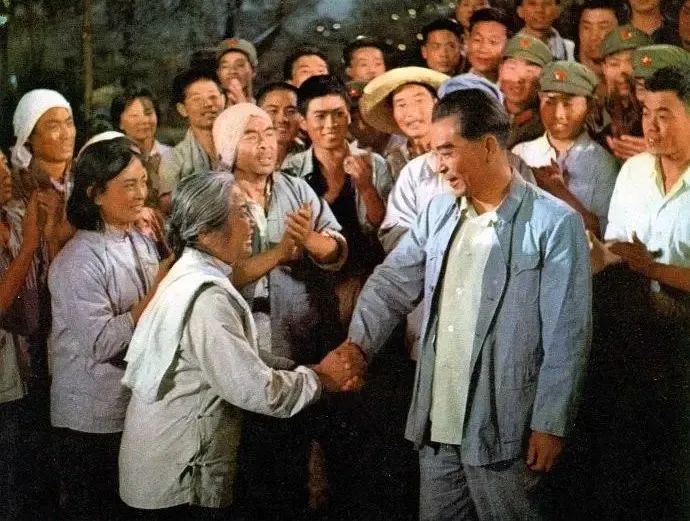 因与毛*东泽**主席太像,他被*剑英叶**红笔圈定,李讷见到他止不住流泪