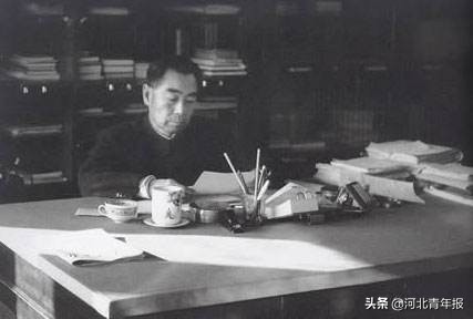 生在“水城”淮安，周总理为何一生都是“旱鸭子”？解放后他两度学游泳，背后故事让人泪目