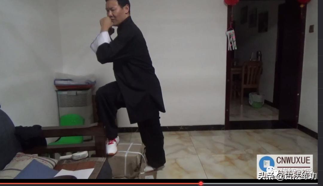 用肩打人用胯走路是什么意思,用肘关节打人