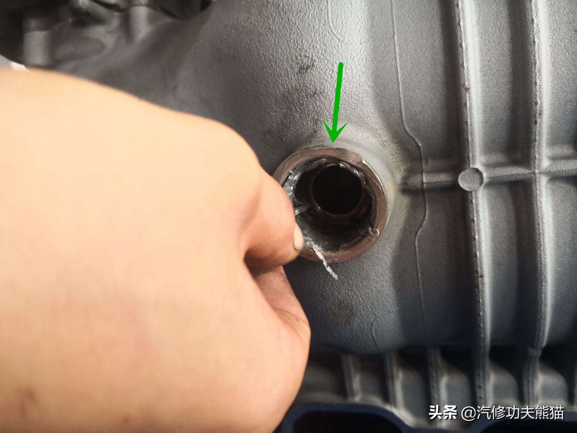 能拉动波音747的大众神车途锐烧机油治理，修完了又可以拉飞机了