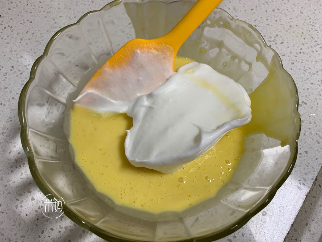 教你一招自制纸杯蛋糕,自制纸杯蛋糕做法烤箱家庭版