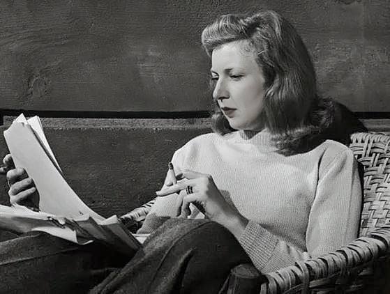 海明威由爱生恨的女人盖尔霍恩，一生在战火中漫游，不愿提他