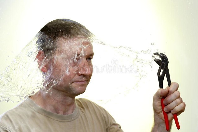 冬天泡冷水澡和冬泳效果一样吗,冬天洗冷水澡五分钟消耗多少热量