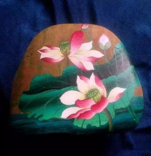 禅意石头画荷花画法,石头画图片大全简单荷花风景