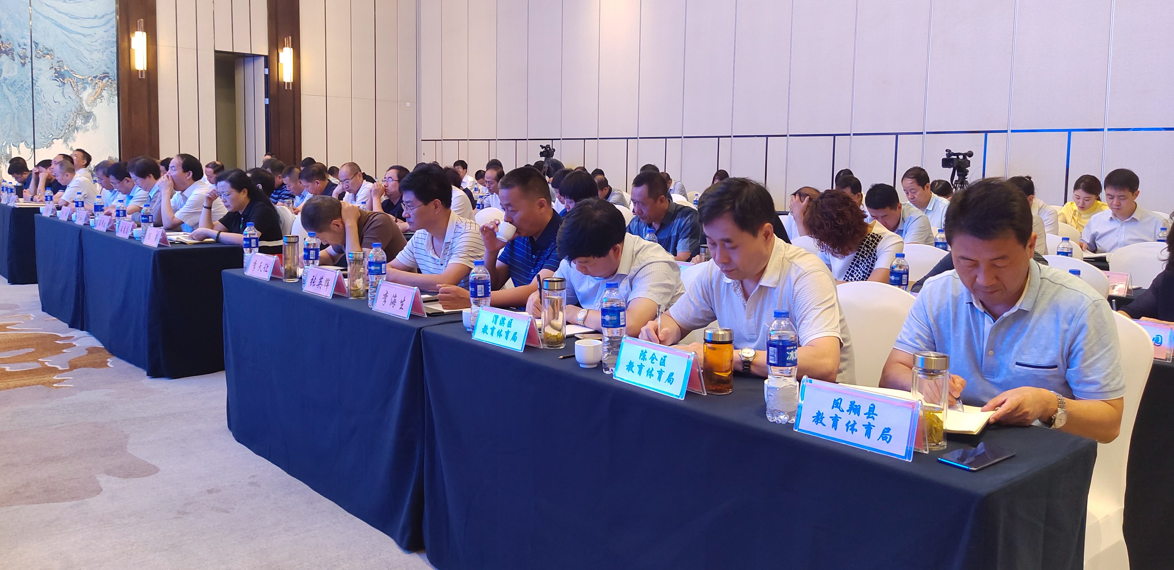 最新幼儿园教育方法,教育部化解大班额方案