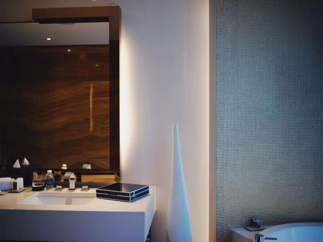 睡在获奖无数的这家酒店，一晚吃掉14颗星米其林，这样的旅行爱了