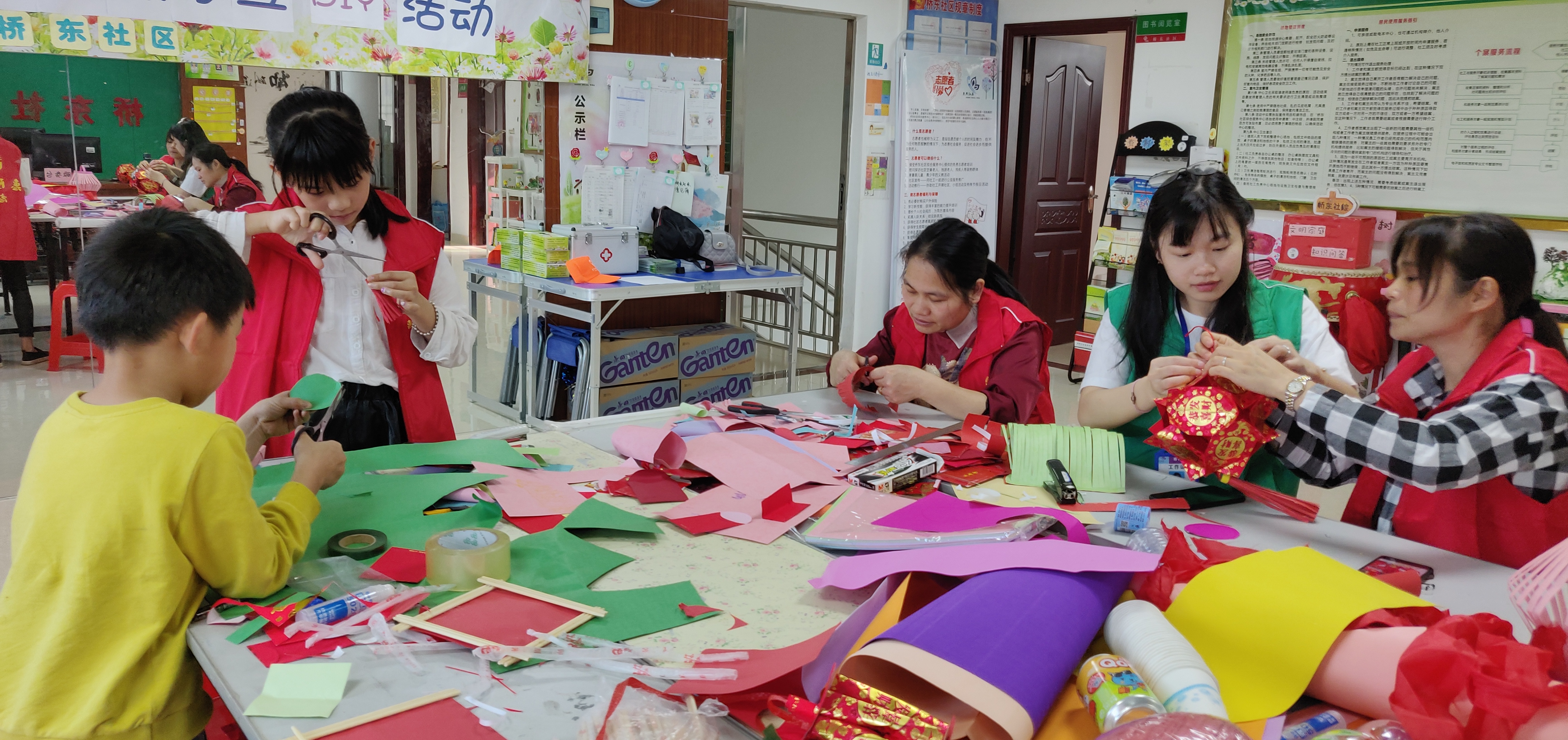 一起做个灯笼闹元宵——桥东社区开展元宵环保手工DIY志愿服务
