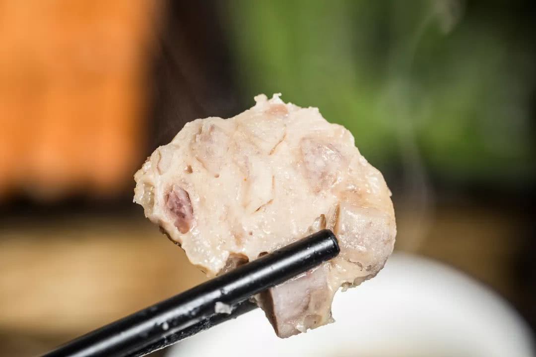 冲着“海虫子”去的卜卜贝，每天排队到凌晨1点