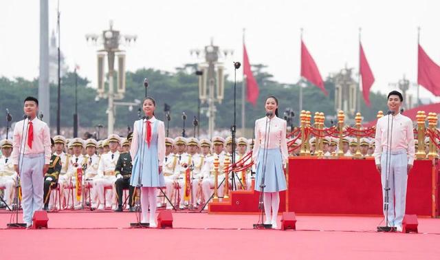 校花冯琳又火了，在中传开学典礼上发言，网友问：CCTV会抢人吗？