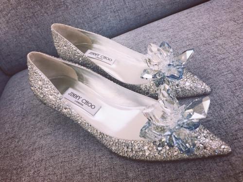 jimmychoo多少钱一双,jimmychoo水晶鞋