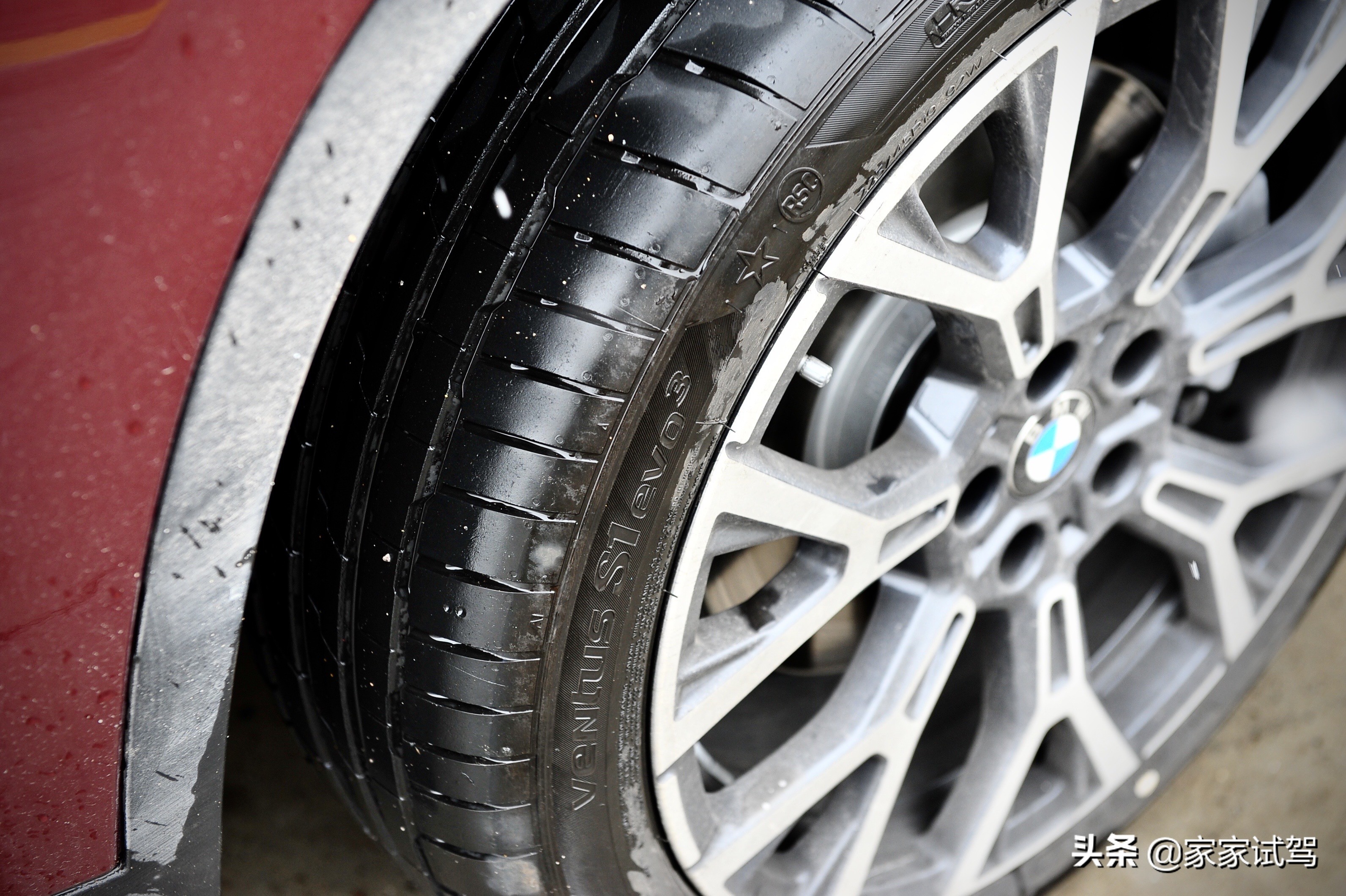 当新BMWX1遇见奔驰GLB，论一台紧凑型SUV该有的样子