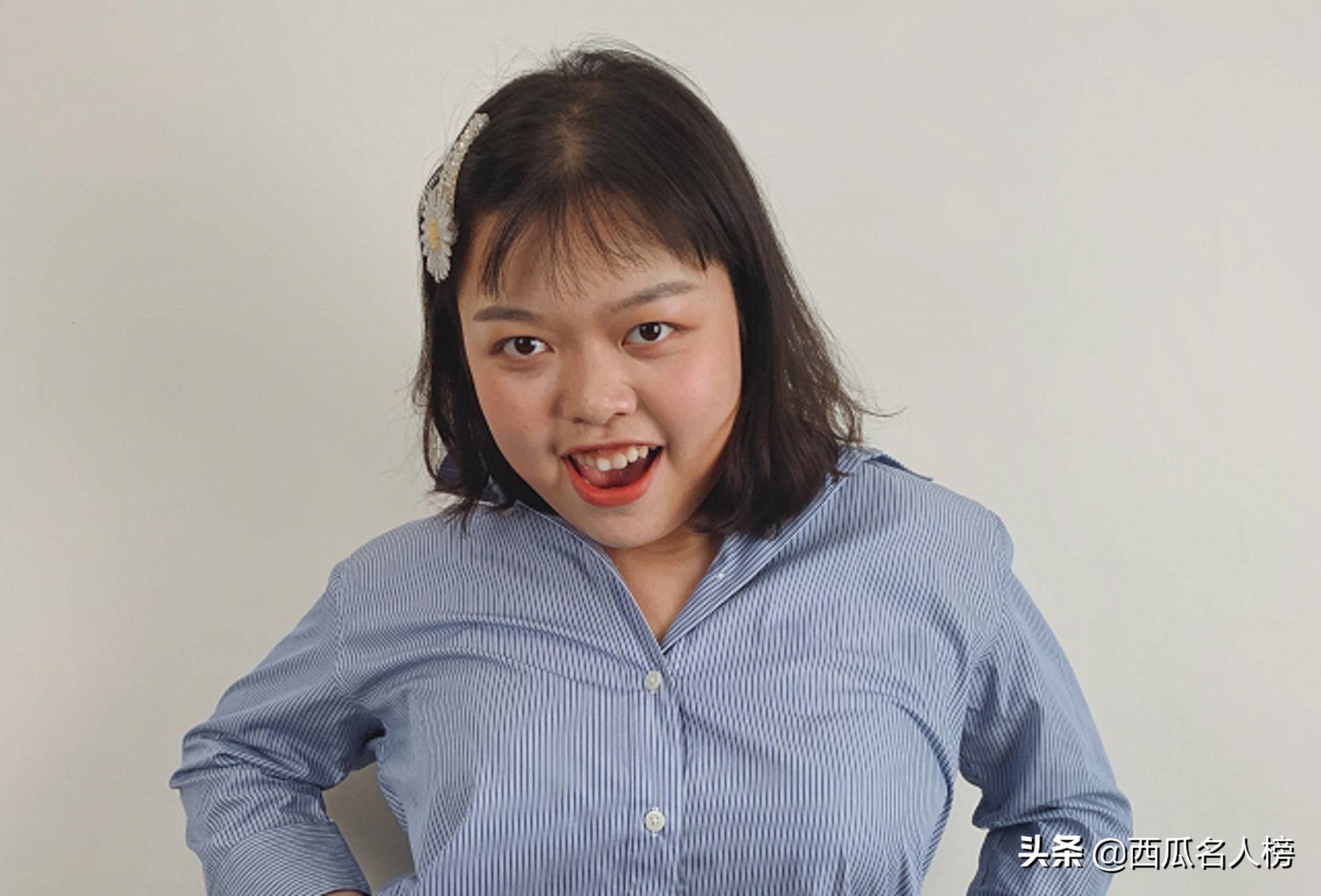 奥黛丽厚本：秃头少女秒变名媛，她怎么从一众美女网红里逆袭？