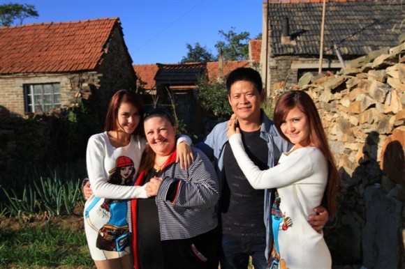 山东26岁小伙娶越南新娘,农村小伙28岁娶了一个20岁的媳妇