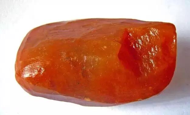 见惯了宝玉石，它的原石长啥样？有些毫不起眼，捡到千万别丢……