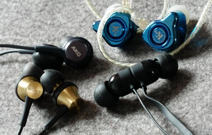 榛戣壊璁板繂涔﹁瘎,榛戣壊璁板繂闊╁浗