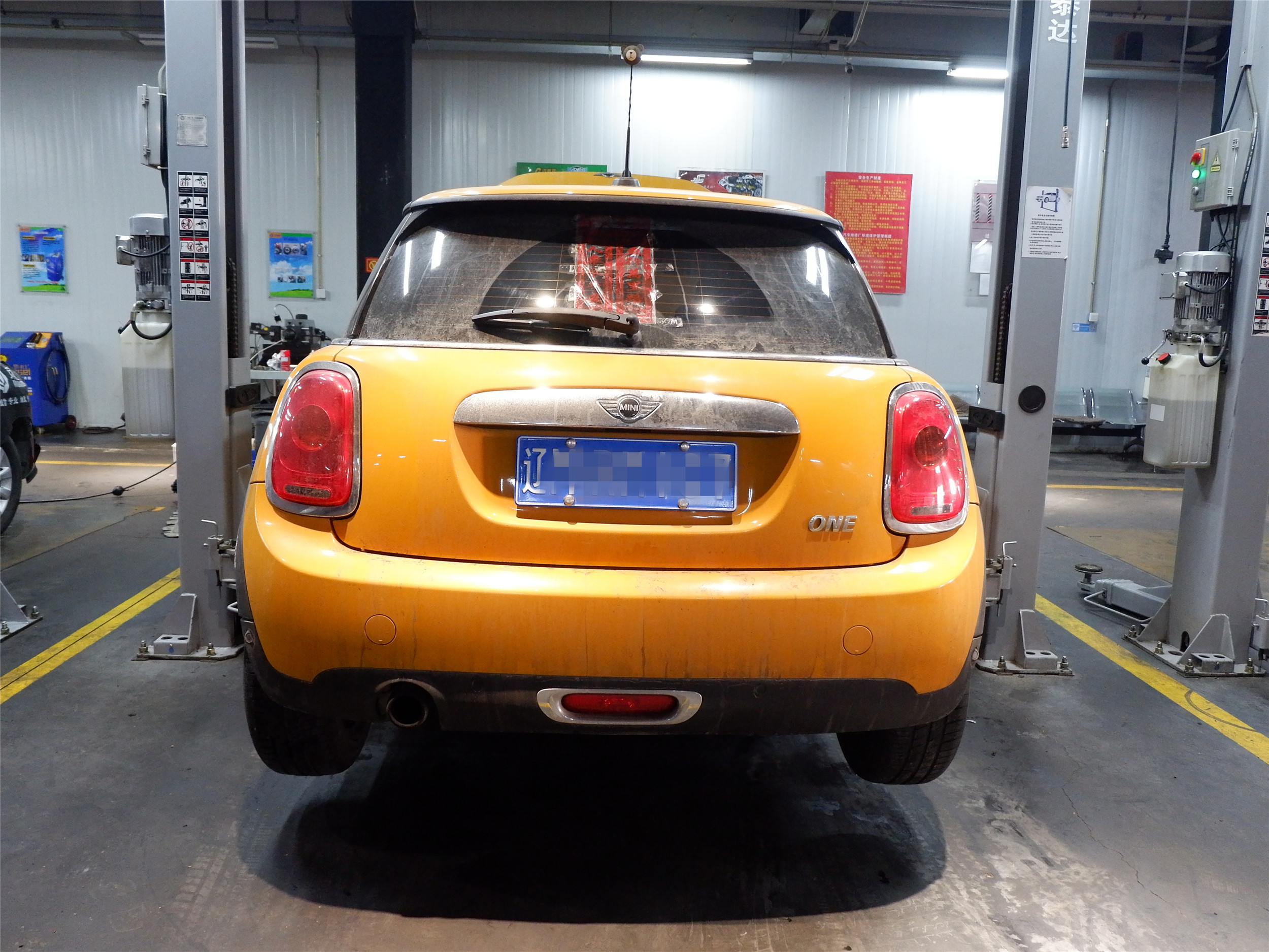 mini是三缸发动机吗,做了保养发动机抖动