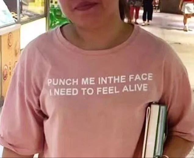 中文字母t恤,看不懂的英文衣服千万别买