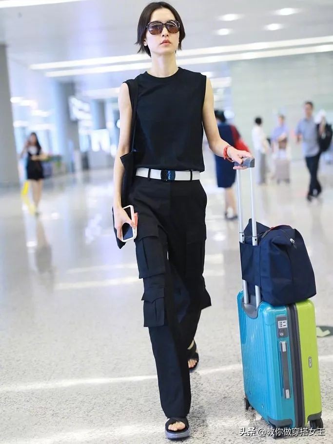 2020最潮搭配少不了这一条工装裤,初秋工装裤搭什么上衣