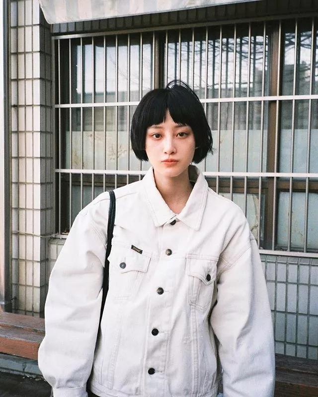 韩国短发漂亮的女星,韩国三大女神级电影演员短发