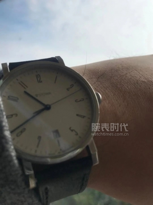 网友晒自己微信好友数量,网友晒1300手表