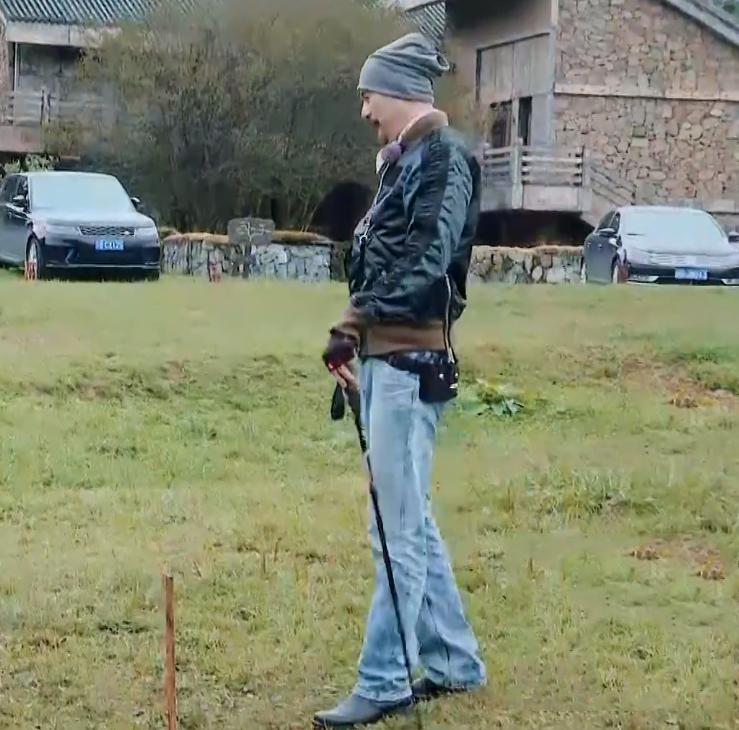 徐锦江皮衣外套,一路成年徐锦江性格