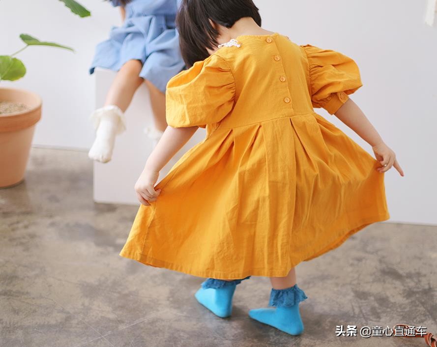 今年流行的韩国女袜,女童今年最流行的装饰袜