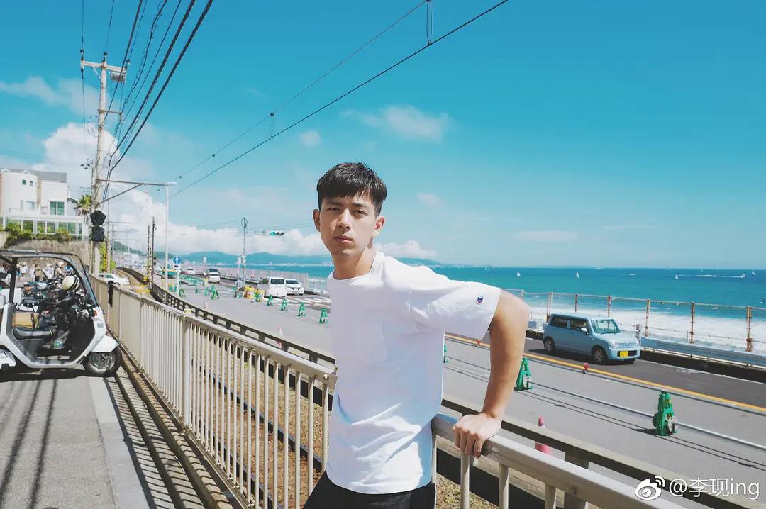 “荆州小胖”李现的娱圈历险记