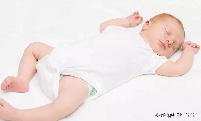 宝宝偏头睡觉怎么纠正最有效,一岁宝宝偏头睡觉如何矫正