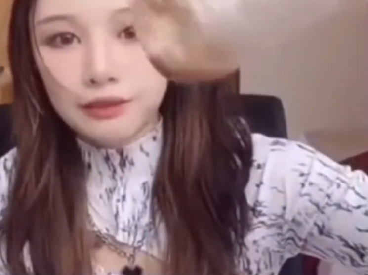 网红猫猫子直播自杀的原因揪心！因网友怂恿才逞强喝下农药