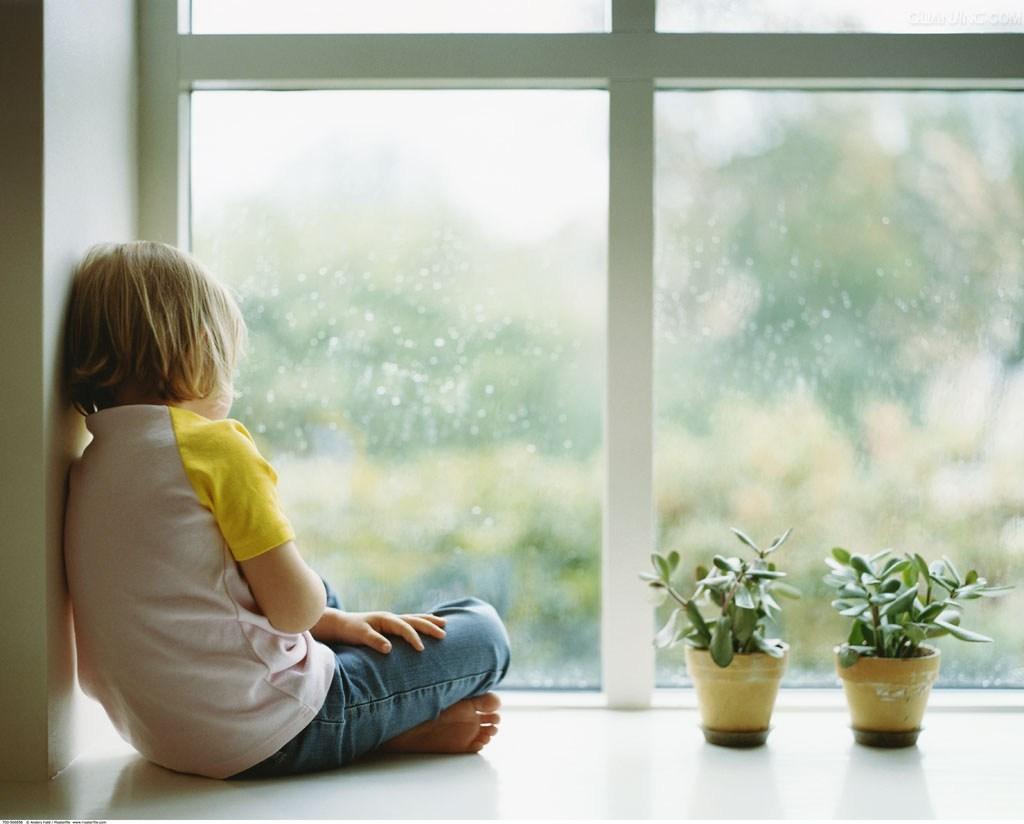 宝宝调皮扔东西怎么办,宝宝不如意就扔东西怎么办