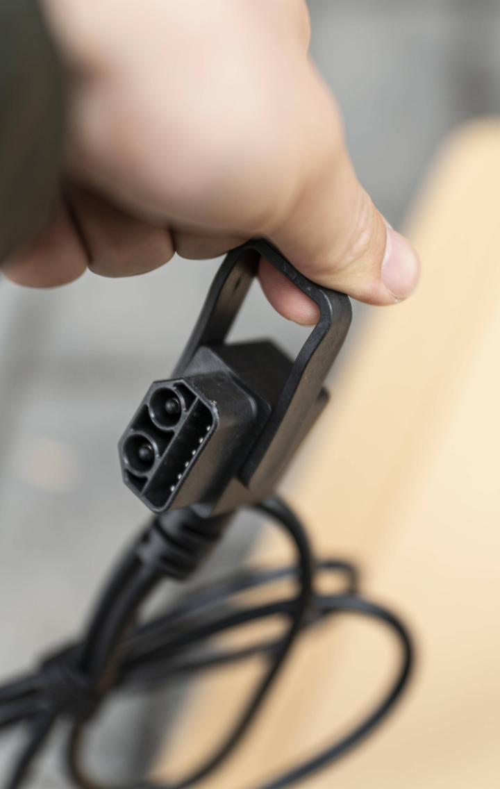 大灯炫酷有型,九号e100大灯效果