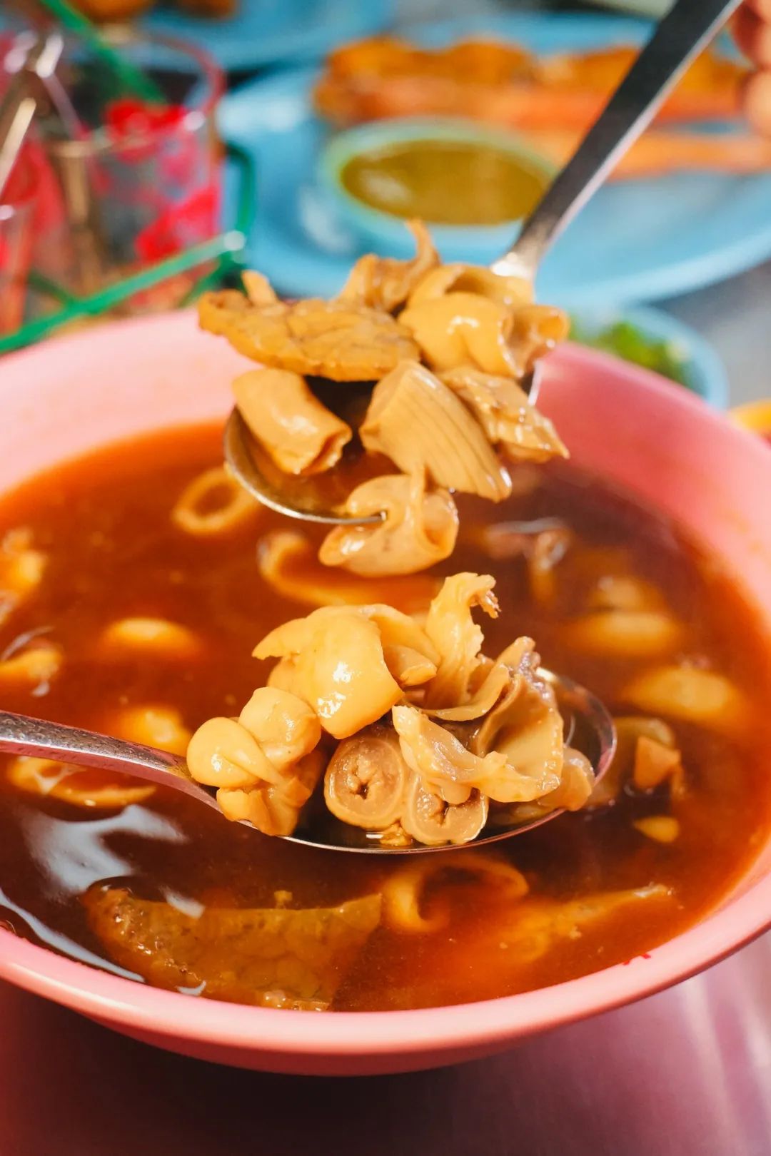 乌山路街上视频,泰国街道最火的小店