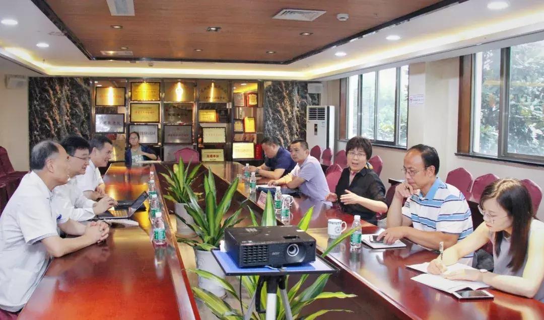 顾鼎武20年做好“医养结合”一件事工商联副主席到鼎武集团调研